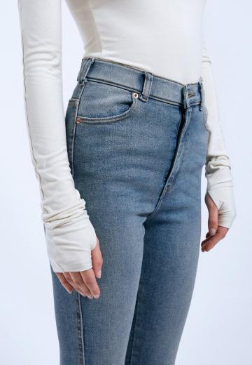 Узкие джинсы