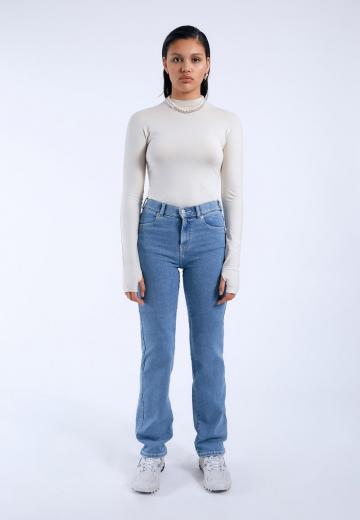 Прямые джинсы