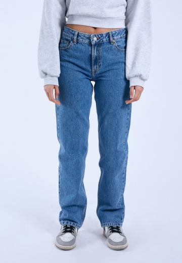 Прямые джинсы