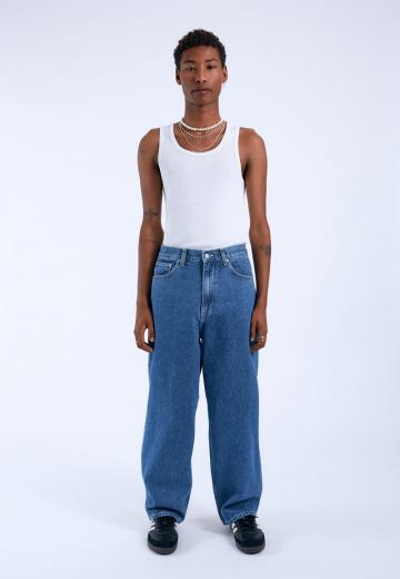 Прямые джинсы