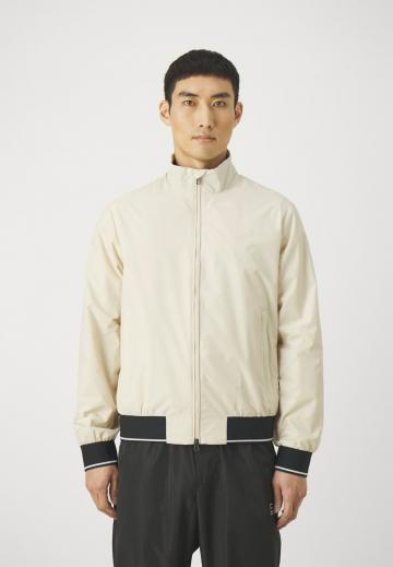 Куртка бомбер