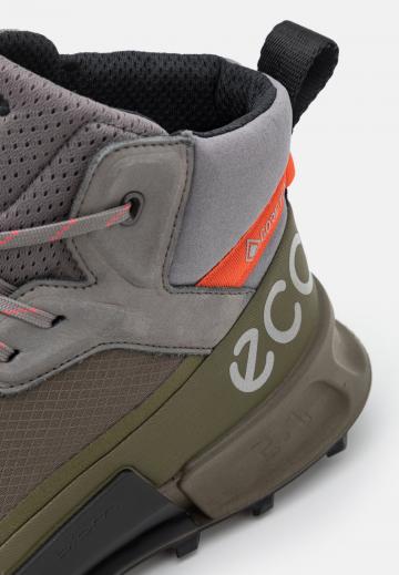 Походные ботинки