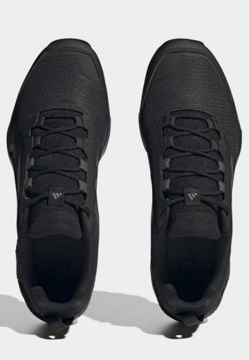 Походные кроссовки