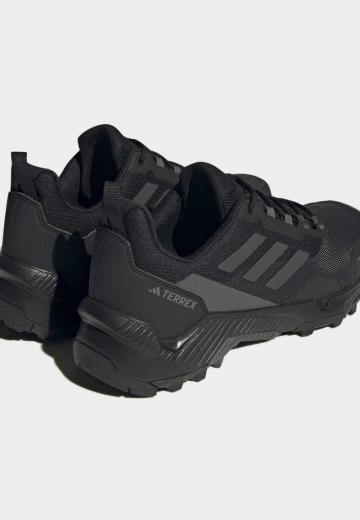 Походные кроссовки