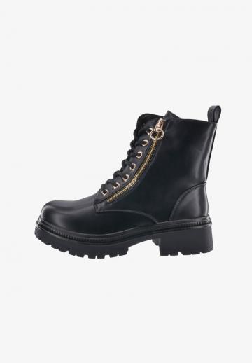 Ботинки на шнуровке