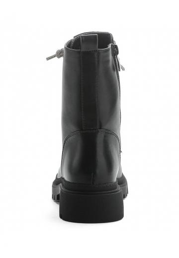 Ботинки на шнуровке