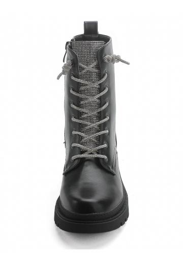 Ботинки на шнуровке