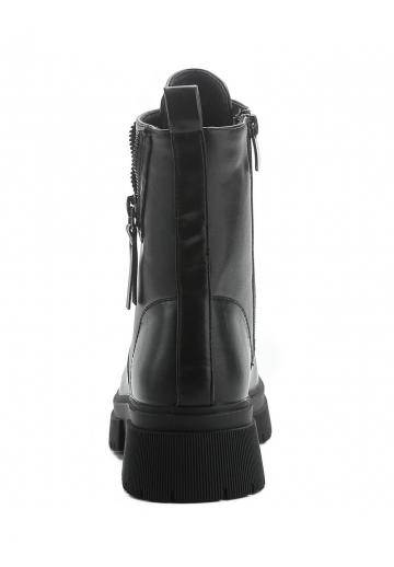 Ботинки на шнуровке