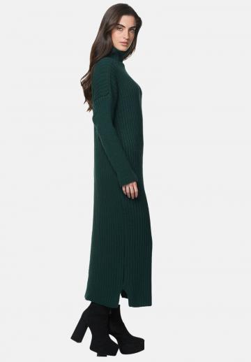 Вязаное платье