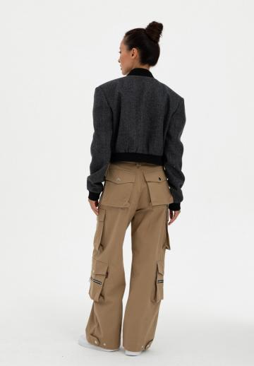 Куртка с накладнымит карманами