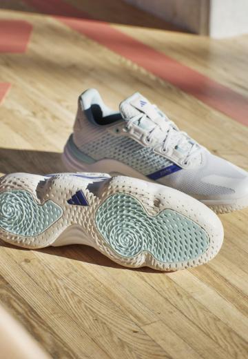 Кроссовки для зала