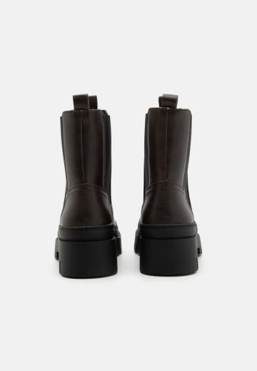 Полусапожки на платформе