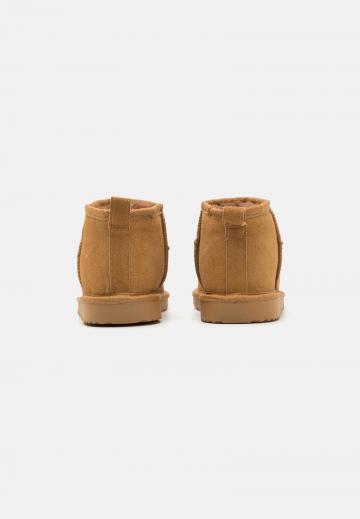 Широкие сапоги