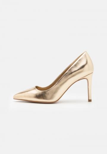 Туфли на высоком каблуке