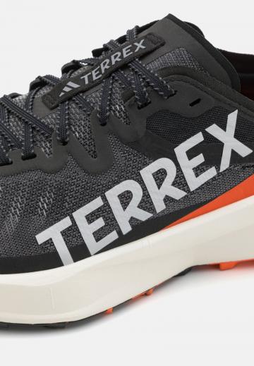 Беговые кроссовки