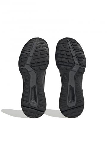 Походные кроссовки