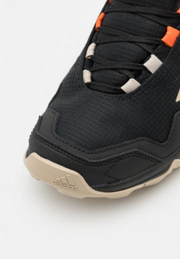 Походная обувь