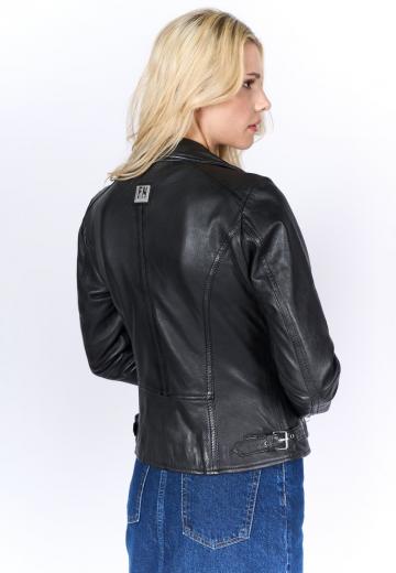 Короткая куртка