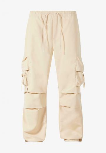 Брюки с накладными карманами