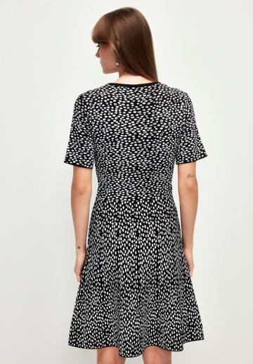 Вязаное платье