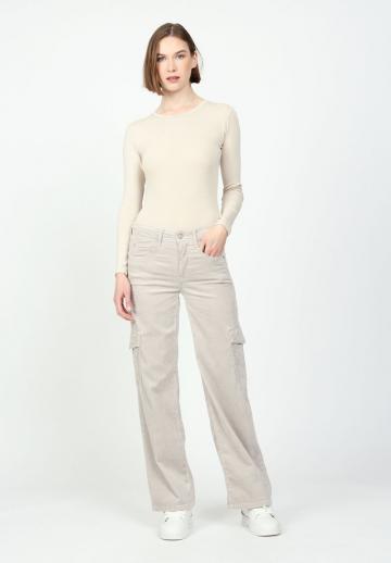 Брюки с накладными карманами