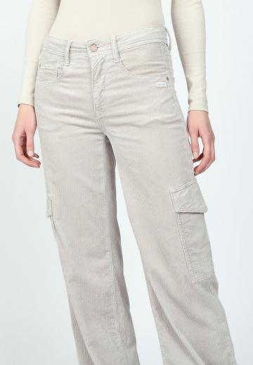 Брюки с накладными карманами