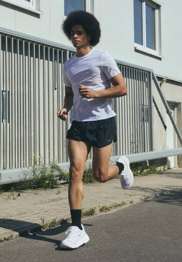 Беговые кроссовки