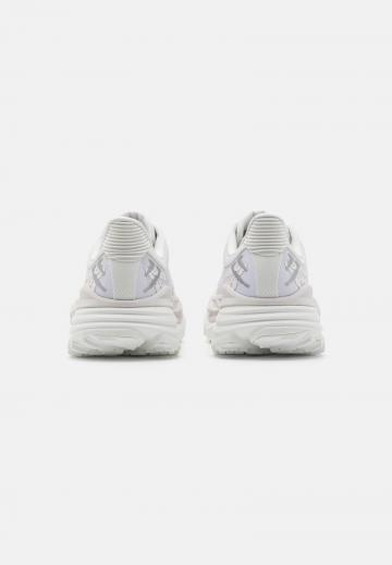 Беговые кроссовки