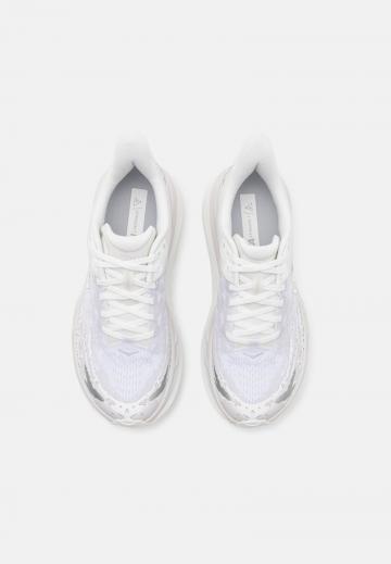 Беговые кроссовки