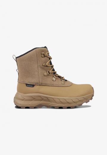 Спортивные сапоги