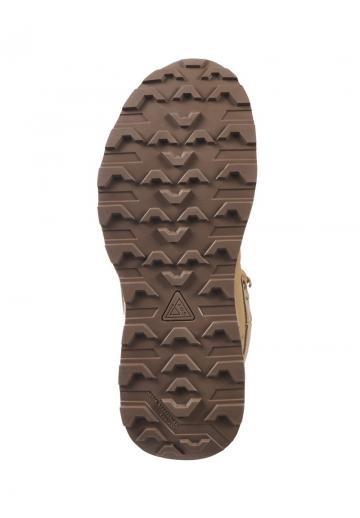 Спортивные сапоги