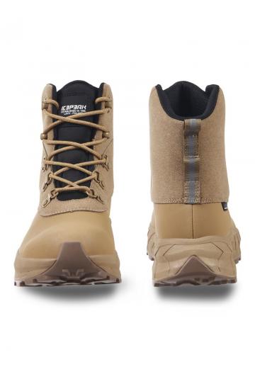 Спортивные сапоги