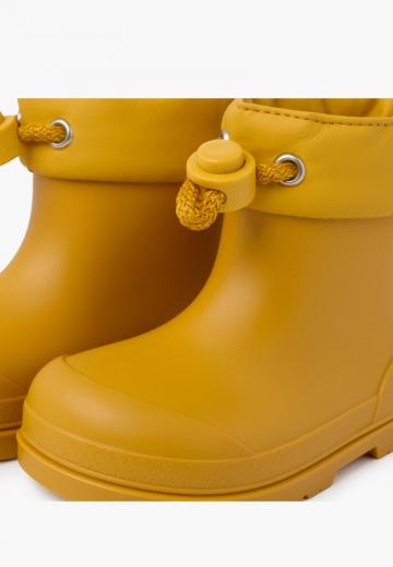 Резиновые сапоги