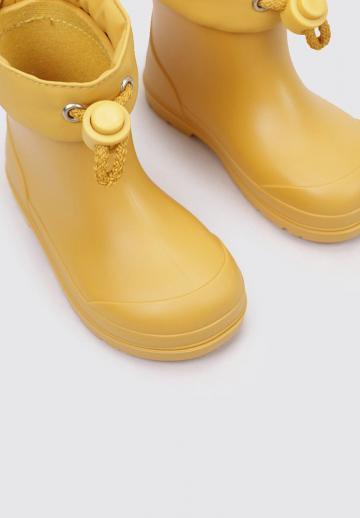 Резиновые сапоги