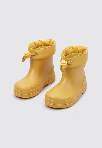 Резиновые сапоги