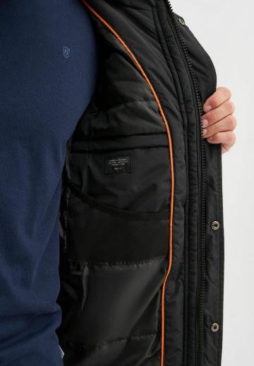 Зимняя куртка