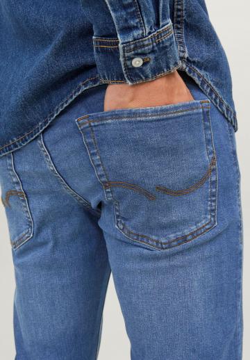 Прямые джинсы