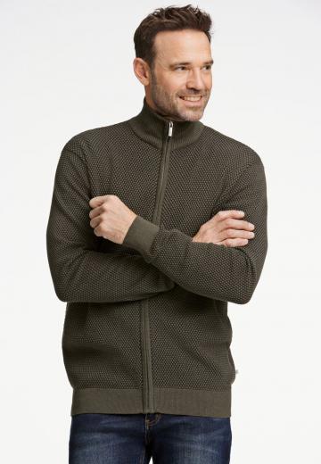 Вязаная кофта