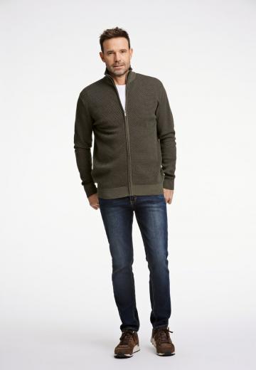 Вязаная кофта