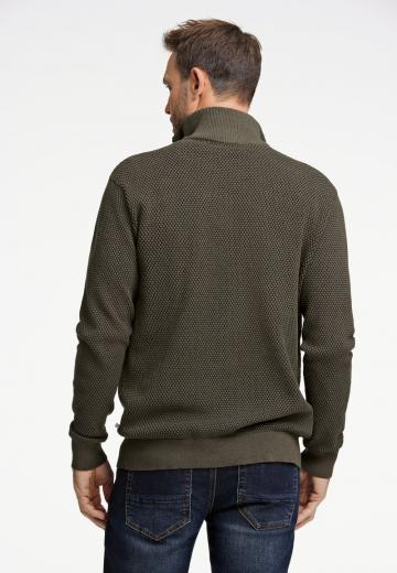 Вязаная кофта