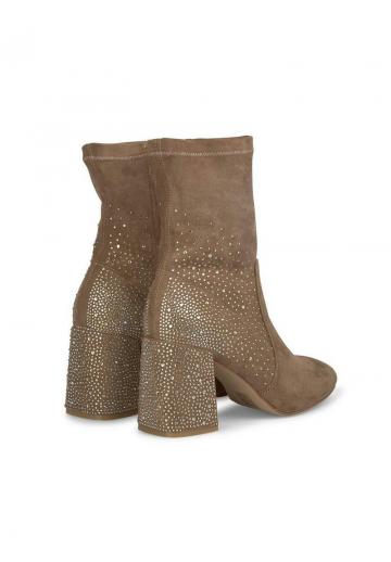 Полусапожки на высоком каблуке