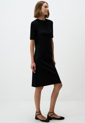 Вязаное платье