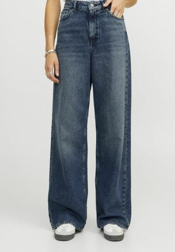 Свободные джинсы