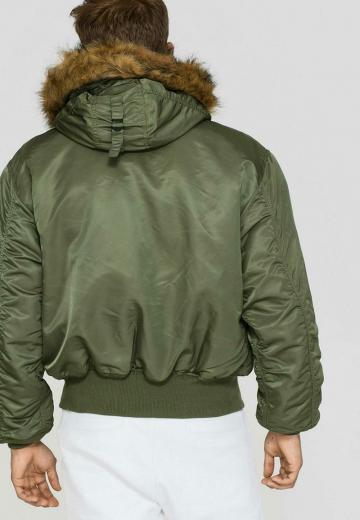 Зимняя куртка