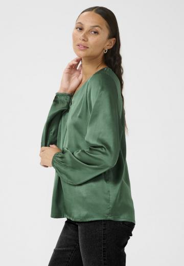 Атласная блузка