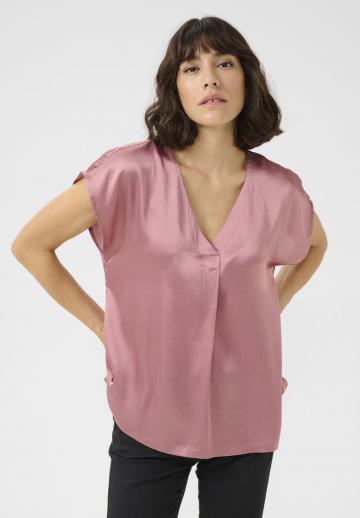 Атласная блузка