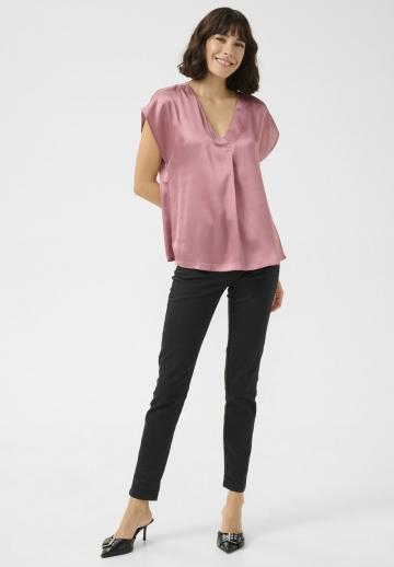 Атласная блузка