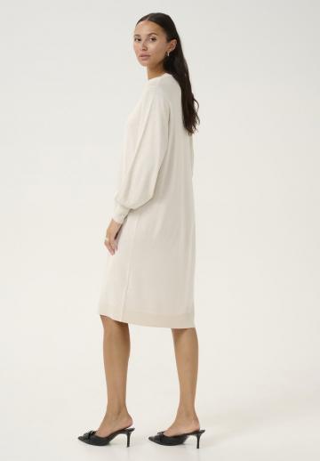 Вязаное платье