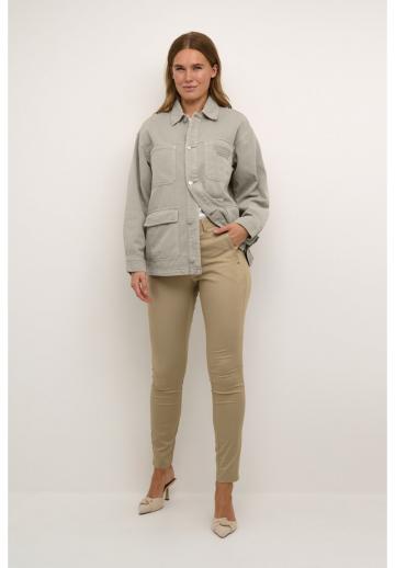 Куртка с накладнымит карманами