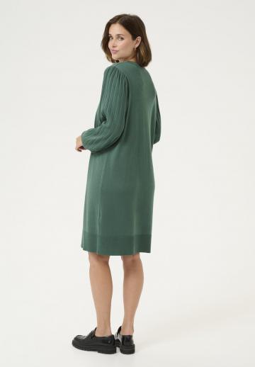 Вязаное платье